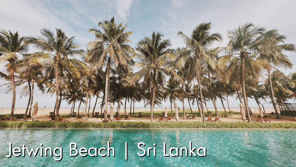 Jetwing Beachの朝のプール